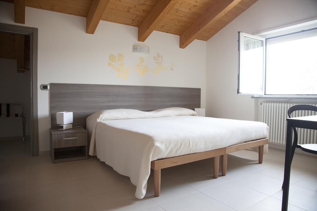 B&B Alba In Langhe Verduno Habitación foto