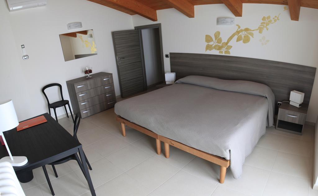 B&B Alba In Langhe Verduno Habitación foto